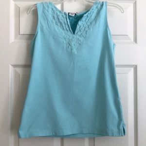 Vineyard Vines scallop tank (item 023)